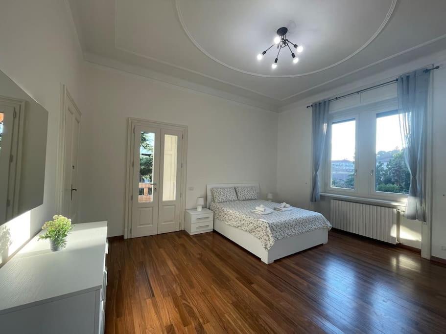 Bg Central President Suite Con Parcheggio - Vista Citta Alta Бергамо Екстериор снимка