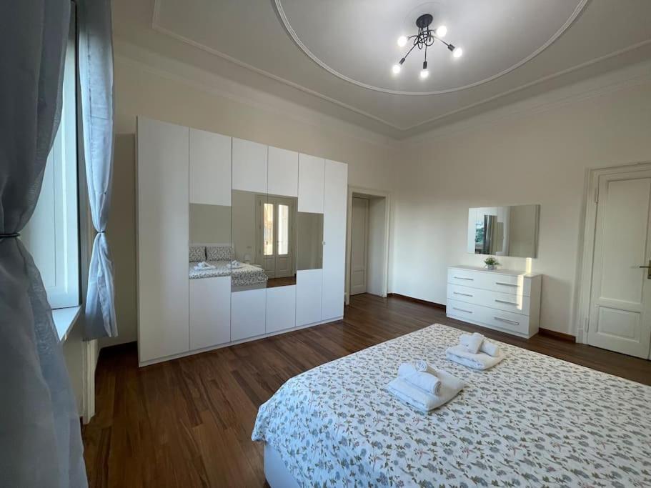 Bg Central President Suite Con Parcheggio - Vista Citta Alta Бергамо Екстериор снимка