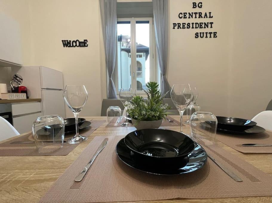 Bg Central President Suite Con Parcheggio - Vista Citta Alta Бергамо Екстериор снимка
