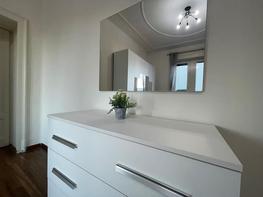 Bg Central President Suite Con Parcheggio - Vista Citta Alta Бергамо Екстериор снимка